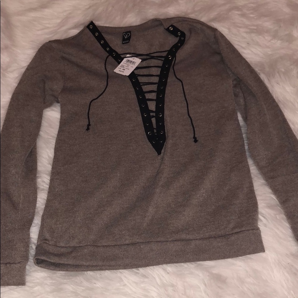 Open tie shirt